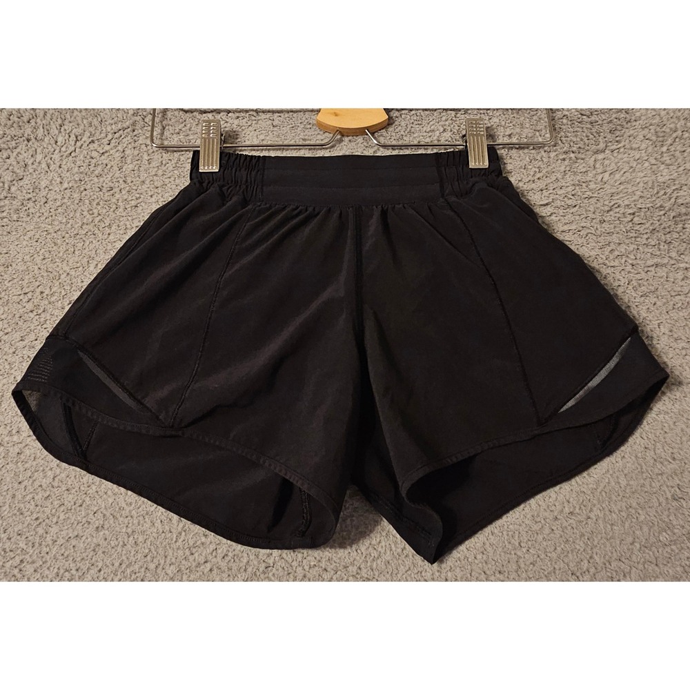 Lululemon Hotty Hot Short II Low Rise Lined Shorts 4" Black Size 2 W7ARLT